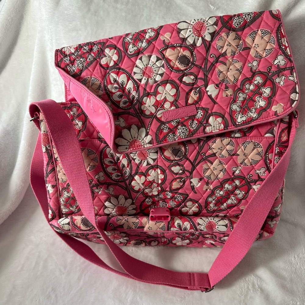 Brand new “BEAUTIFUL” Vera Bradley Pink Floral Crossbody LaptopMessenge